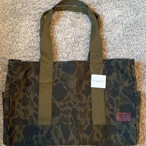 AE x Tru Kolors Camo Canvas Tote Bag 
Limited edition Travis Kelce collab